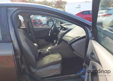 2012 Ford Focus Se z USA, uszkodzony, nr VIN 1FAHP3K26CL220850